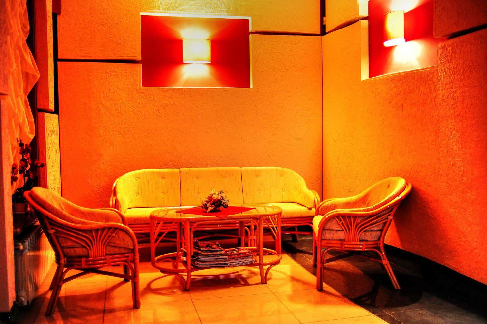 Hotel Spinaker 웨바 외부 사진
