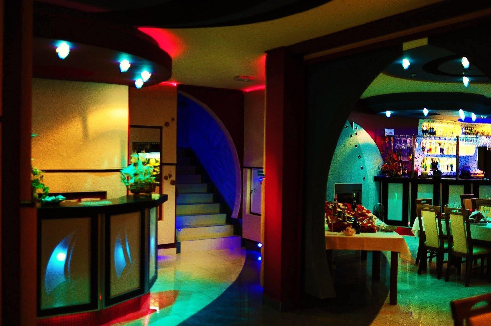 Hotel Spinaker 웨바 외부 사진