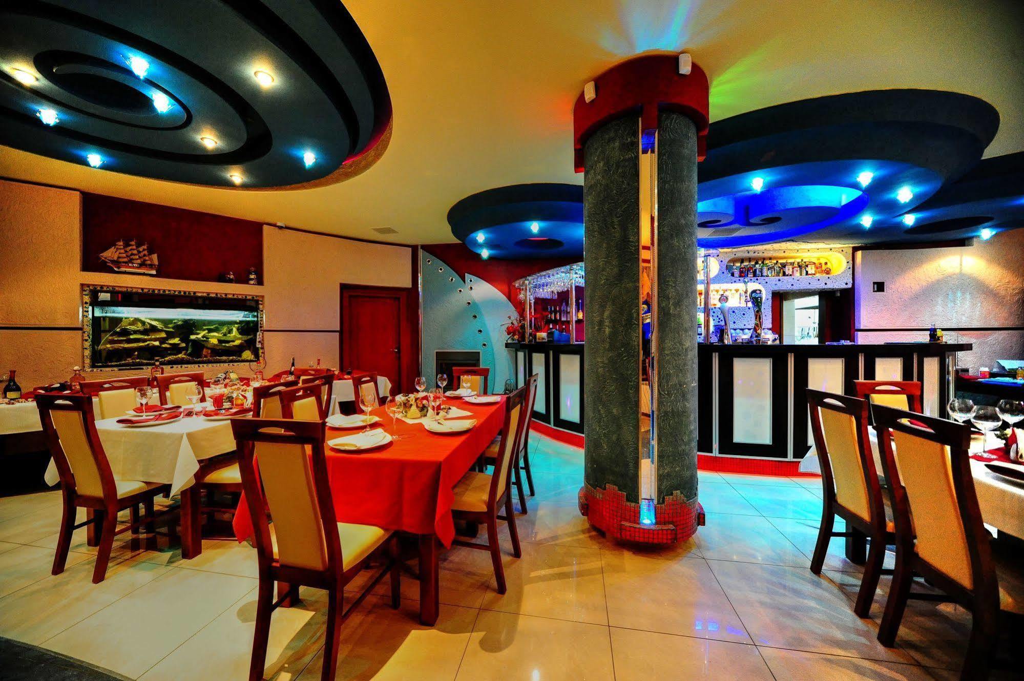 Hotel Spinaker 웨바 외부 사진