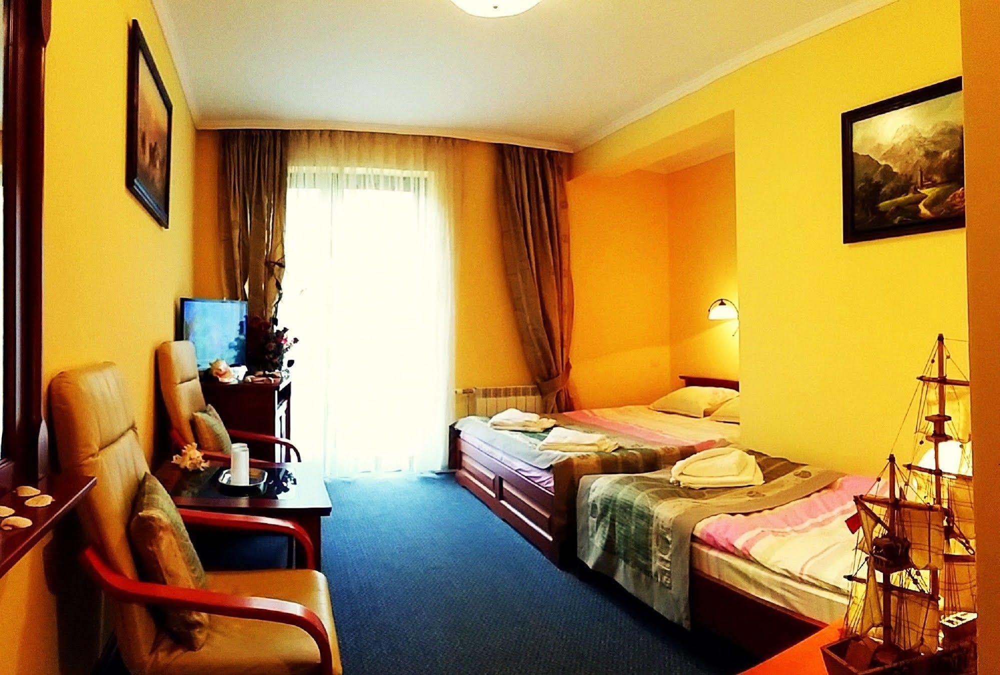 Hotel Spinaker 웨바 외부 사진
