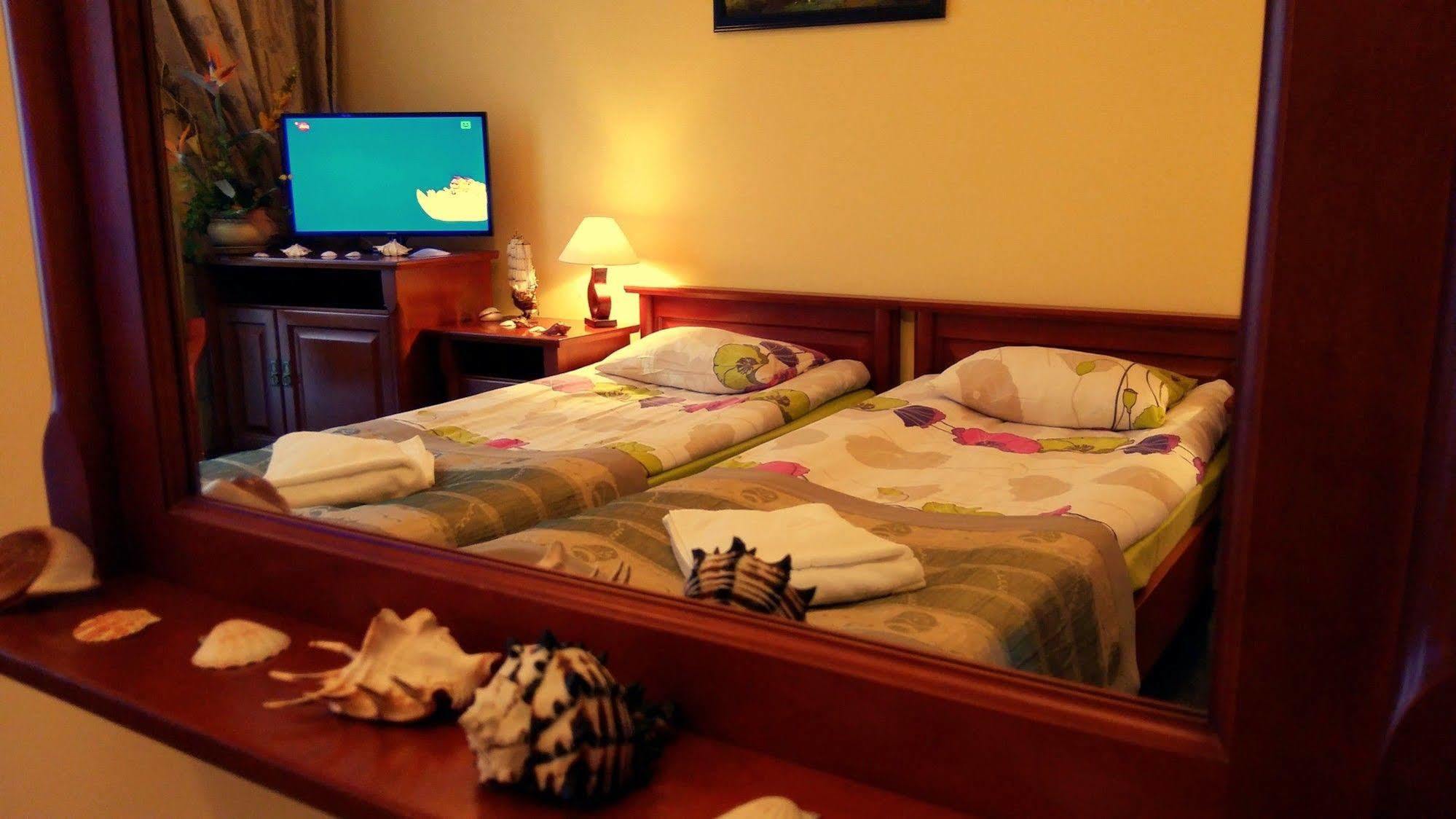Hotel Spinaker 웨바 외부 사진
