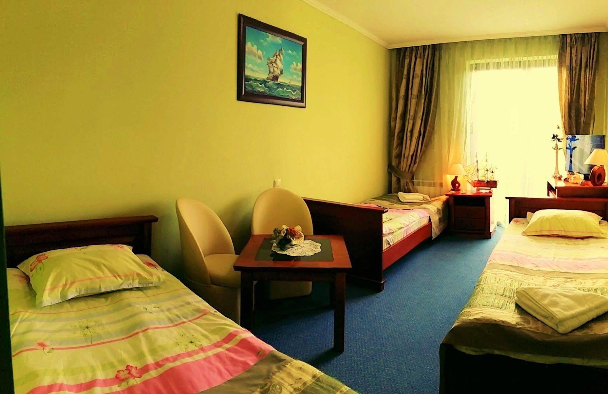 Hotel Spinaker 웨바 외부 사진