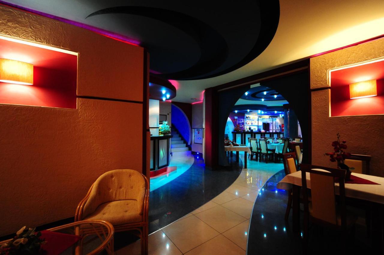 Hotel Spinaker 웨바 외부 사진